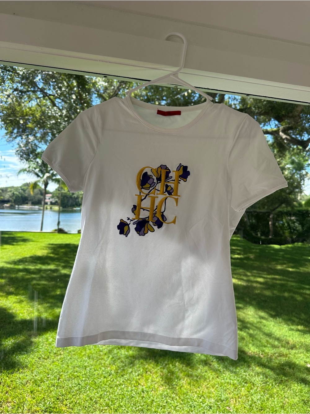 Carolina Herrera white tee